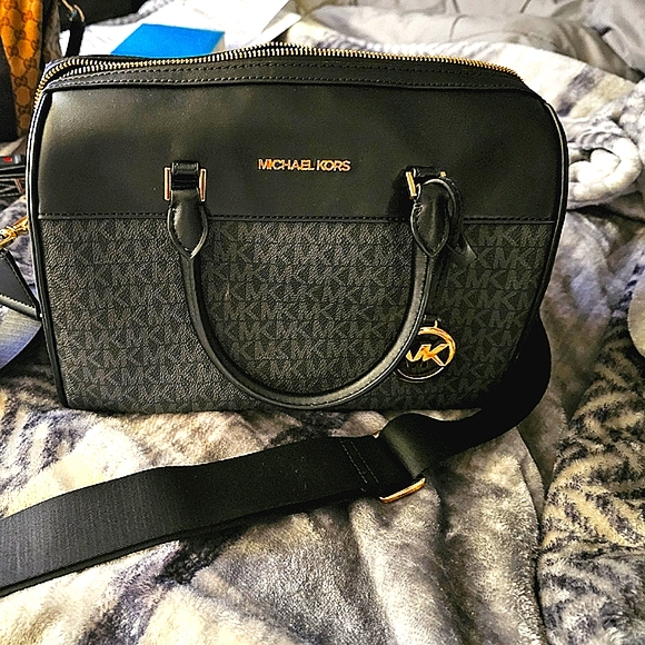 Michael Kors barrel satchel bag - Picture 2 of 8